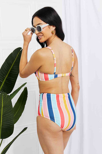 Bikini de talle alto con diseño a rayas Take A Dip Twist de Marina West Swim