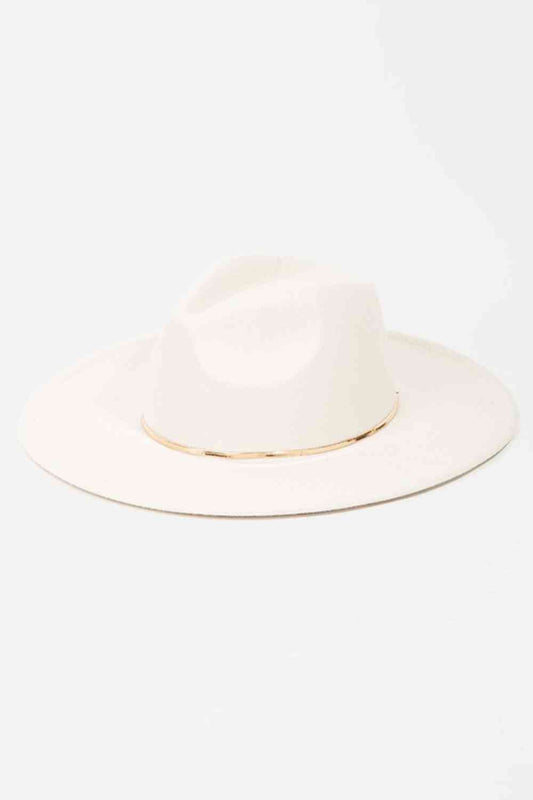 Fame Slice of Chic Sombrero Fedora con cadena en espiga