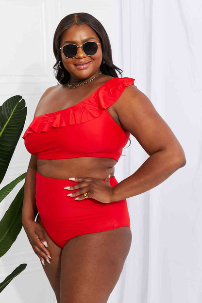 Bikini de un solo hombro con volantes Seaside Romance de Marina West Swim en rojo