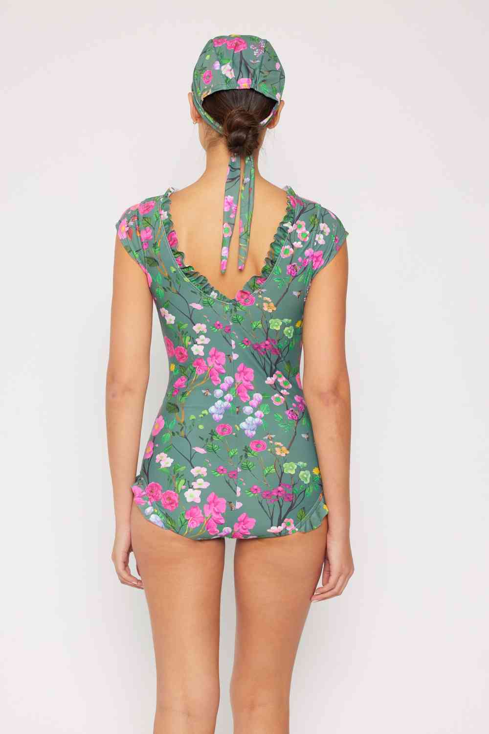 Bañador de una pieza color salvia con cuello en V Bring Me Flowers de Marina West Swim