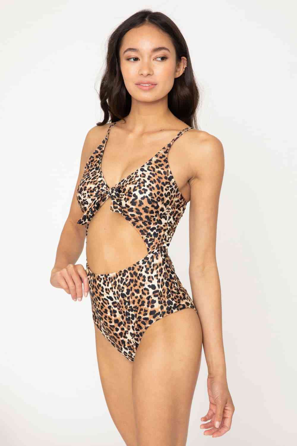 Traje de baño de una pieza con abertura de Marina West Swim Lost At Sea