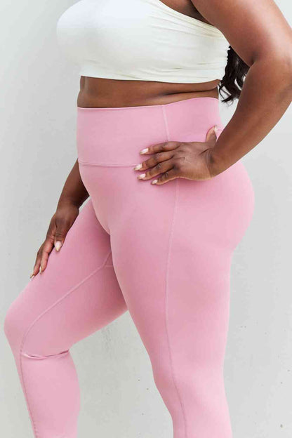 Leggings activos de cintura alta de tamaño completo Zenana Fit For You en rosa claro