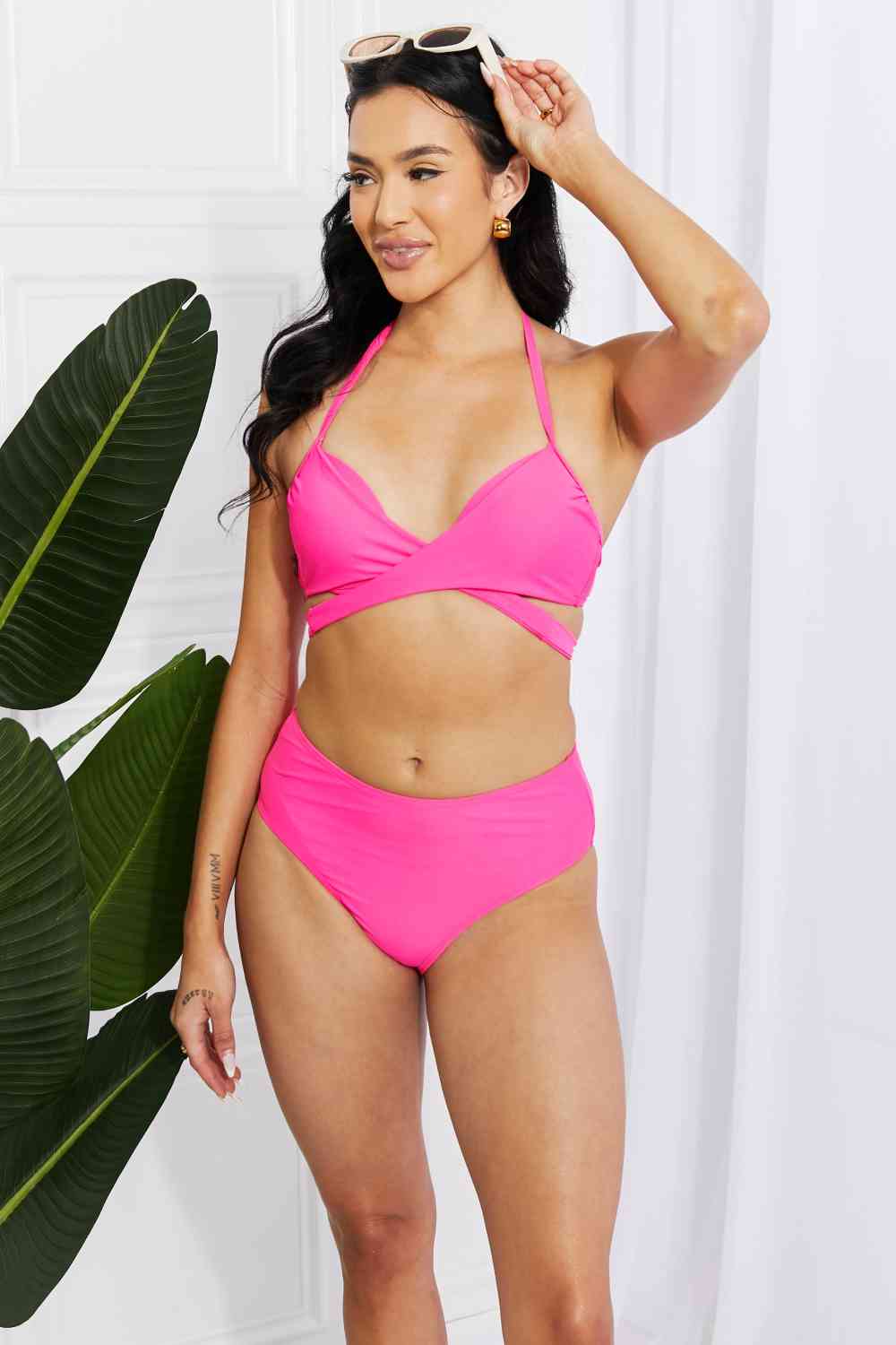 Conjunto de bikini con cuello halter en rosa Summer Splash de Marina West Swim