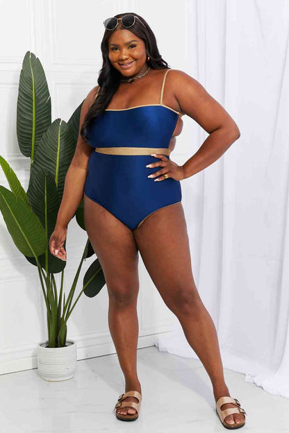 Marina West Swim Traje de baño de una pieza con ribete en contraste Wave Break