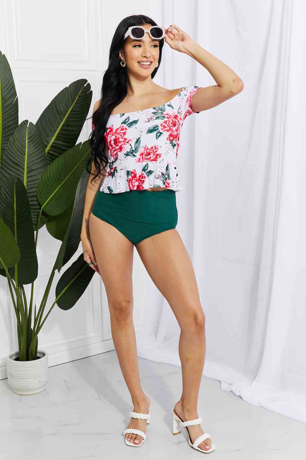 Conjunto de tankini de natación con hombros descubiertos Coastal Cutie de Marina West Swim